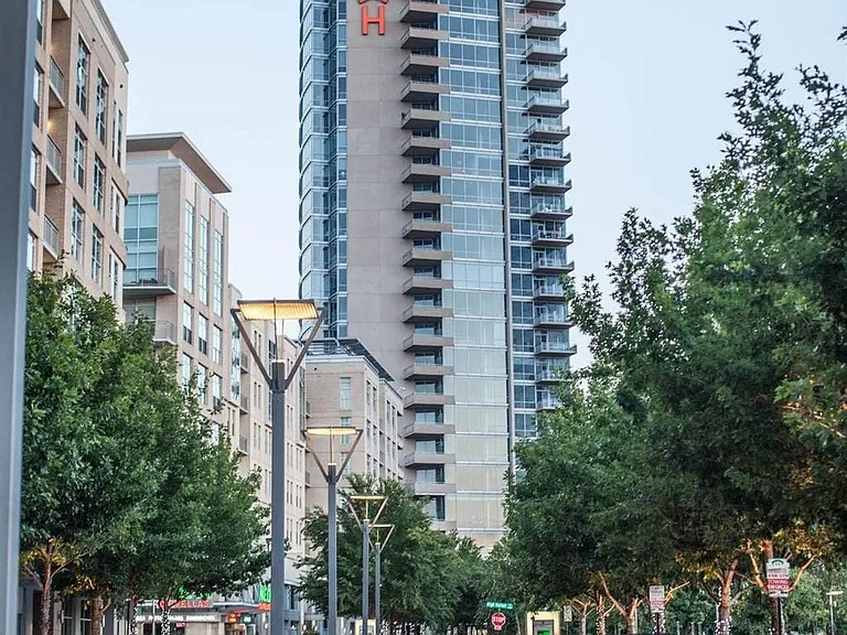 2200 Victory Ave #1105 — Photo 35