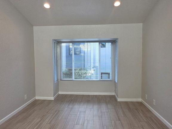 3rd image of 2222 I St APT 11