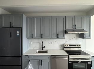 404 2nd St APT 1F, Brooklyn, NY 11215