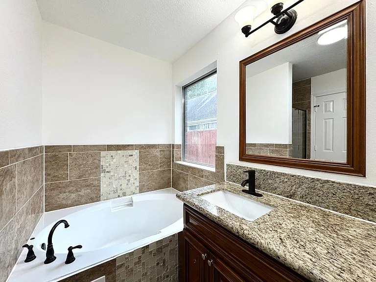 6427 Liberty Valley Dr — Photo 35