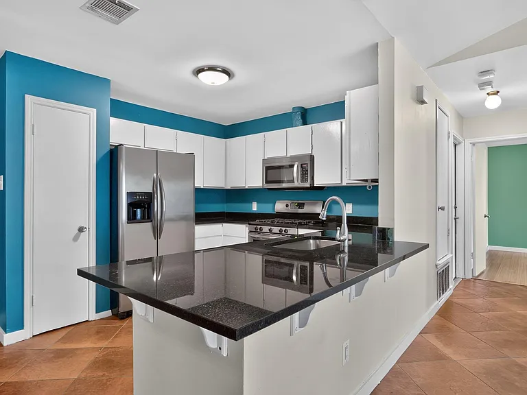 801 Kavanagh Dr — Photo 8