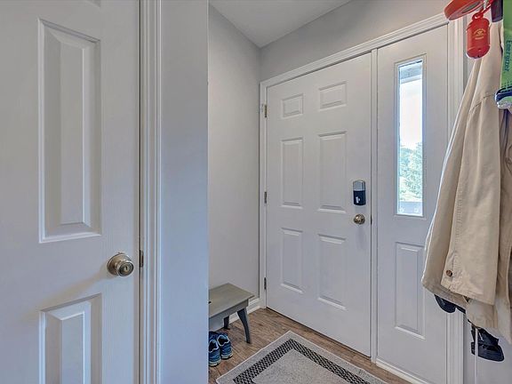 5th image of 9475 S Pointe Retreat Dr