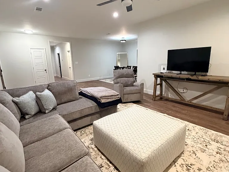 233 Allstate Dr — Photo 4