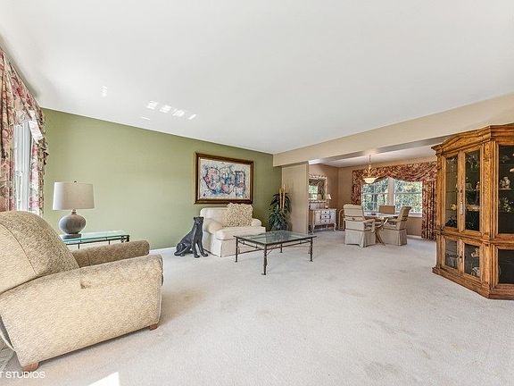 2nd image of 196 Grovenor Dr