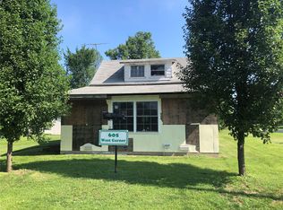 605 W Garner St, New Douglas, IL