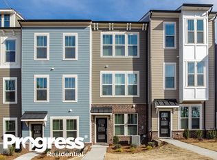 386 Freeland Ln, Charlotte, NC 28217