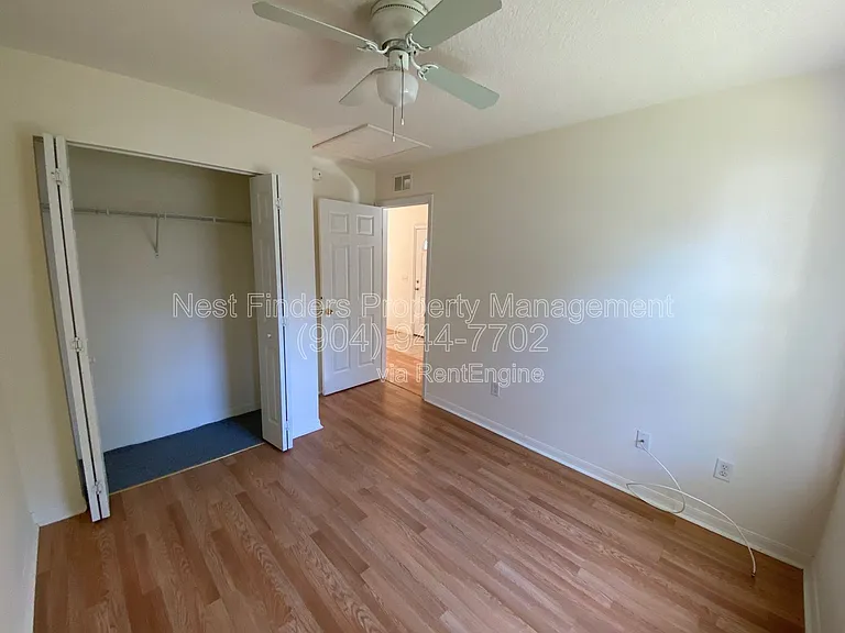908 Helen St — Photo 16