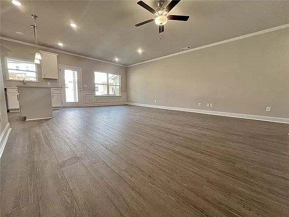 2nd image of 1503 Fern Ridge Ln