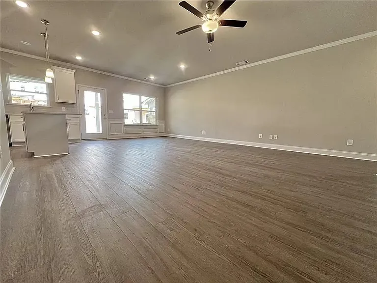 1503 Fern Ridge Ln — Photo 2