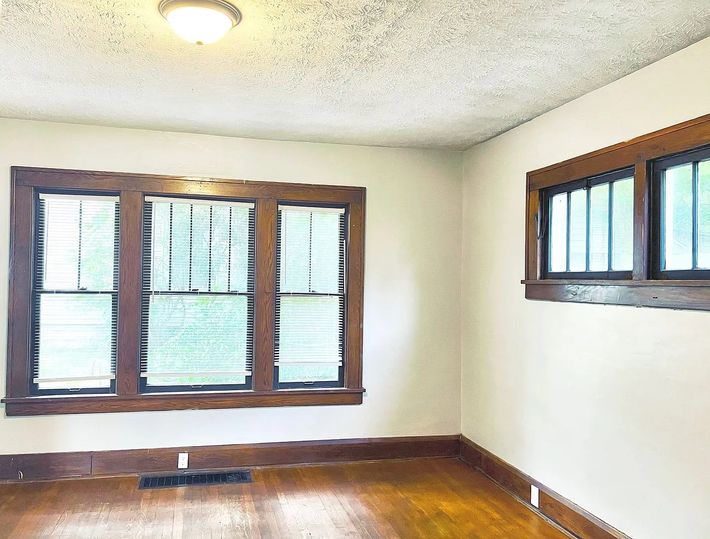 3 Bedroom NE Canton House for Rent — Photo 3