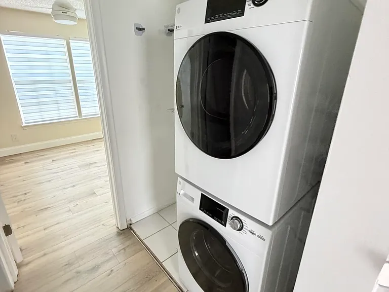 317 Georgian Park Dr — Photo 12