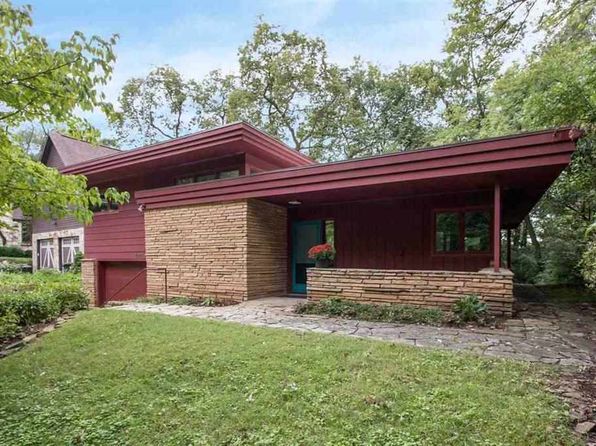 1621 Ridge Rd, Iowa City, IA 52245
