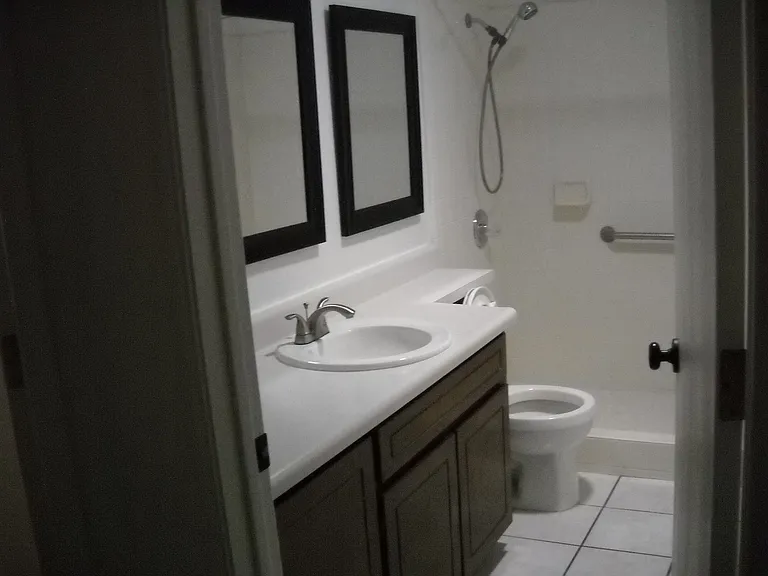 2210 Iris Dr — Photo 10