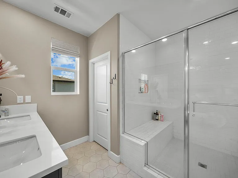 2556 Little Rock Ln — Photo 17