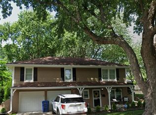 106 SW Craigmont Dr, Lees Summit, MO 64081