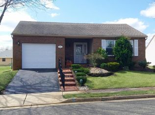 5 Lansdale Dr, Marlboro, NJ 07746