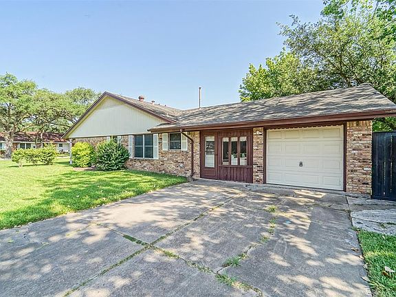 2nd image of 2115 Harper Dr