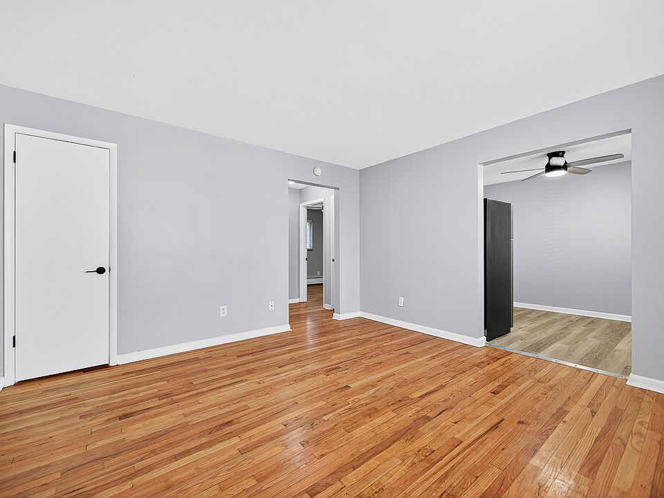 Oakley Square Living Room