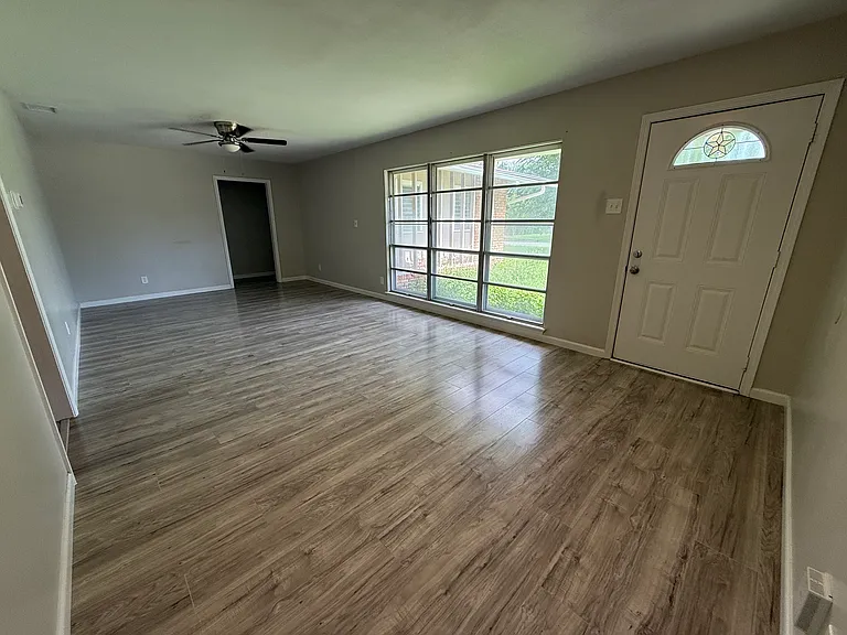 3623 Invicta Dr — Photo 3