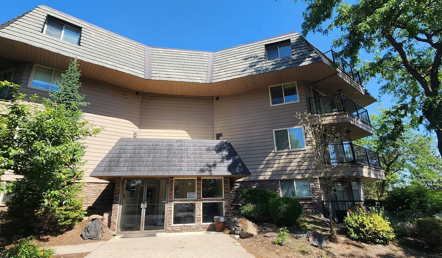 Westridge Apartments — Photo 1