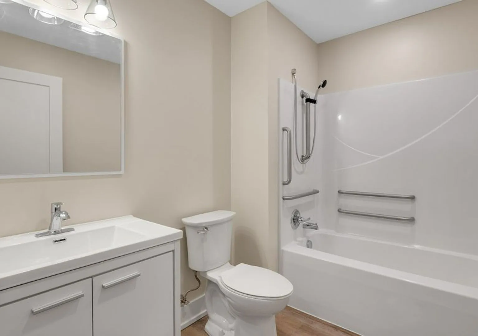 Beautiful Apartments West Grand Neighborhood — Photo 4