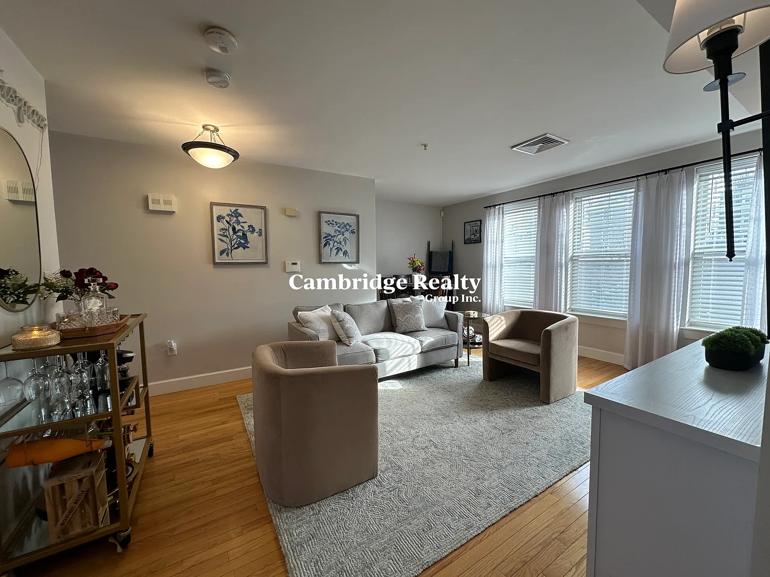 2 bed, 1.0 bath, 887 sqft, $2,750 — Photo 2