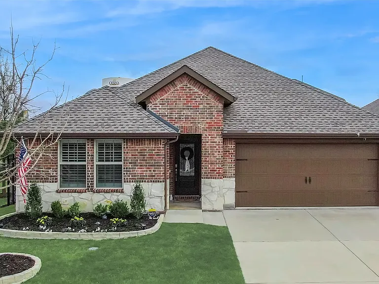 3212 Macaw Rd — Photo 1