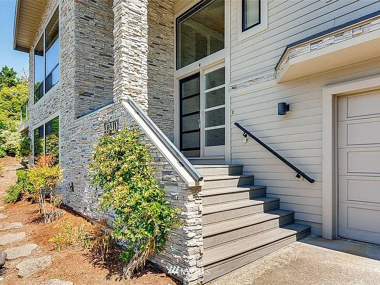 4740 133rd Ave SE — Photo 2