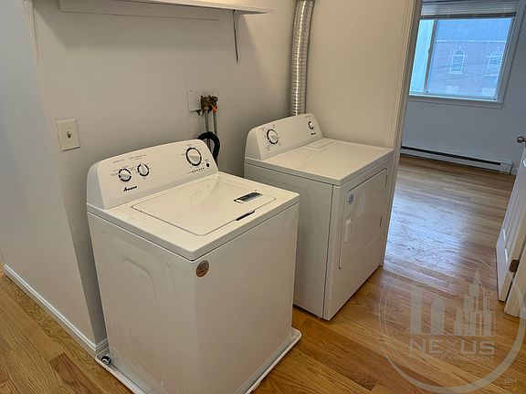 5th image of 23 Hawley St APT 2