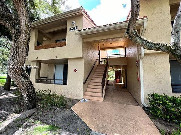 2nd image of 951 Lyons Rd APT 6206