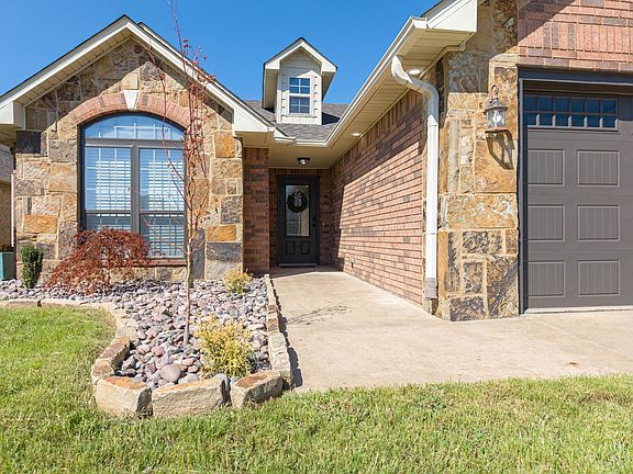 3rd image of 2912 Brighton Ct