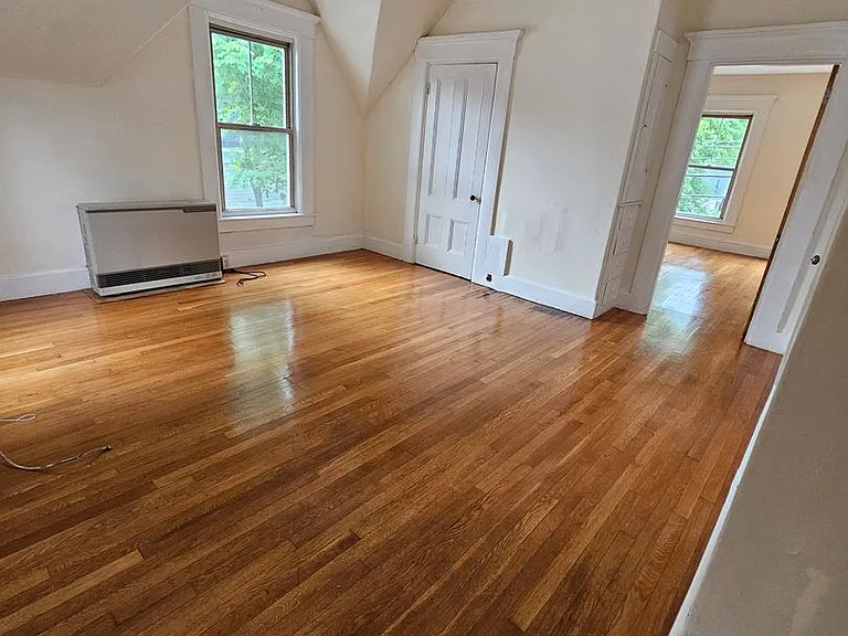 605 Hall St — Photo 7