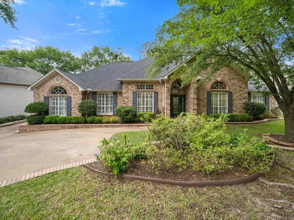 1701 Royal Oak Dr, Tyler, TX 75703