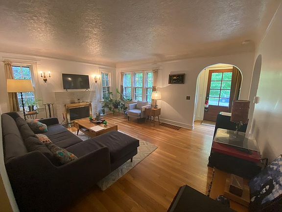 family room, looking out front door