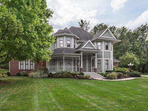 2nd image of 11 Carnaby Dr