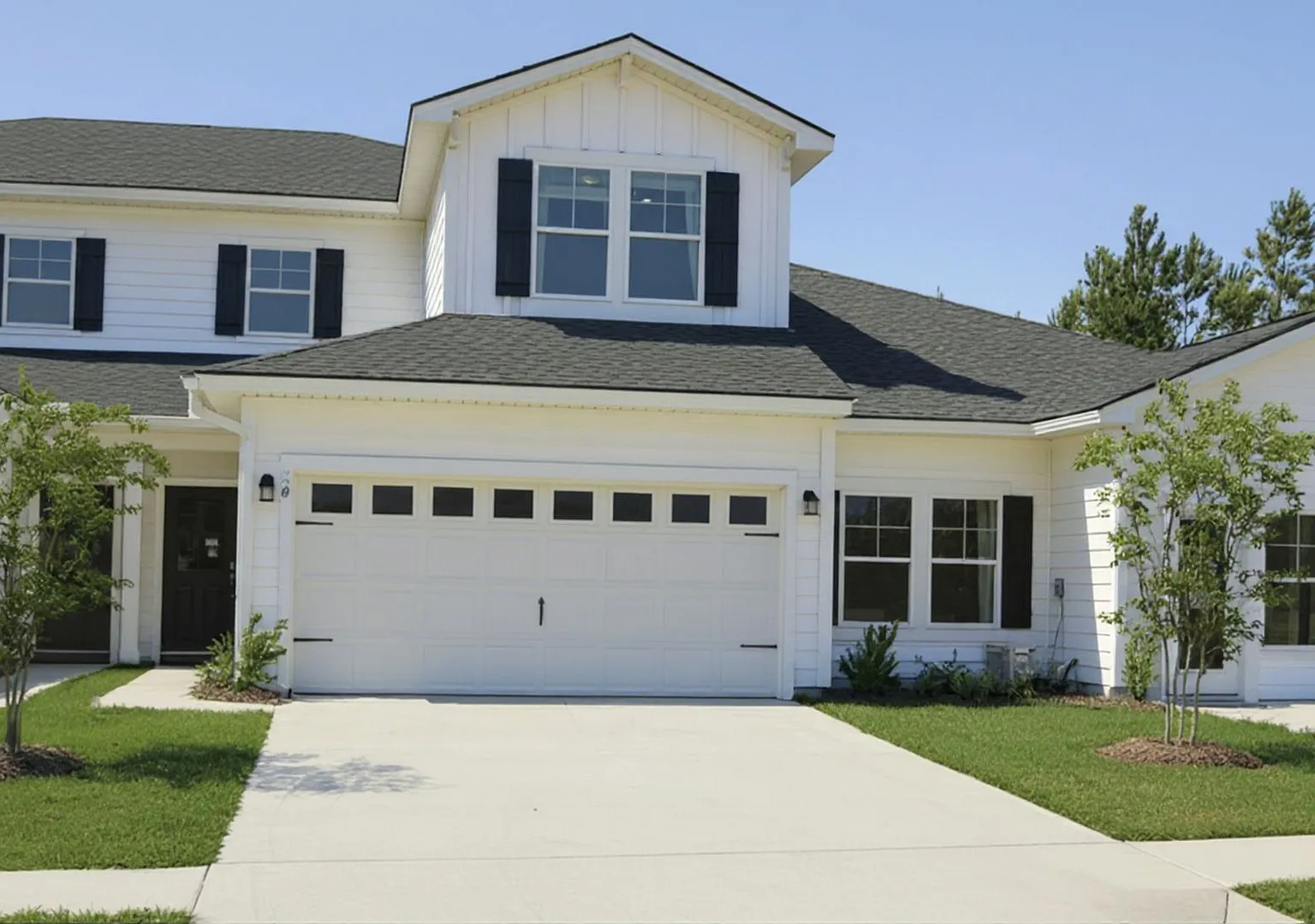 Beautiful 3-Bedroom Townhome in Sought-After Waterways Community — Photo 1