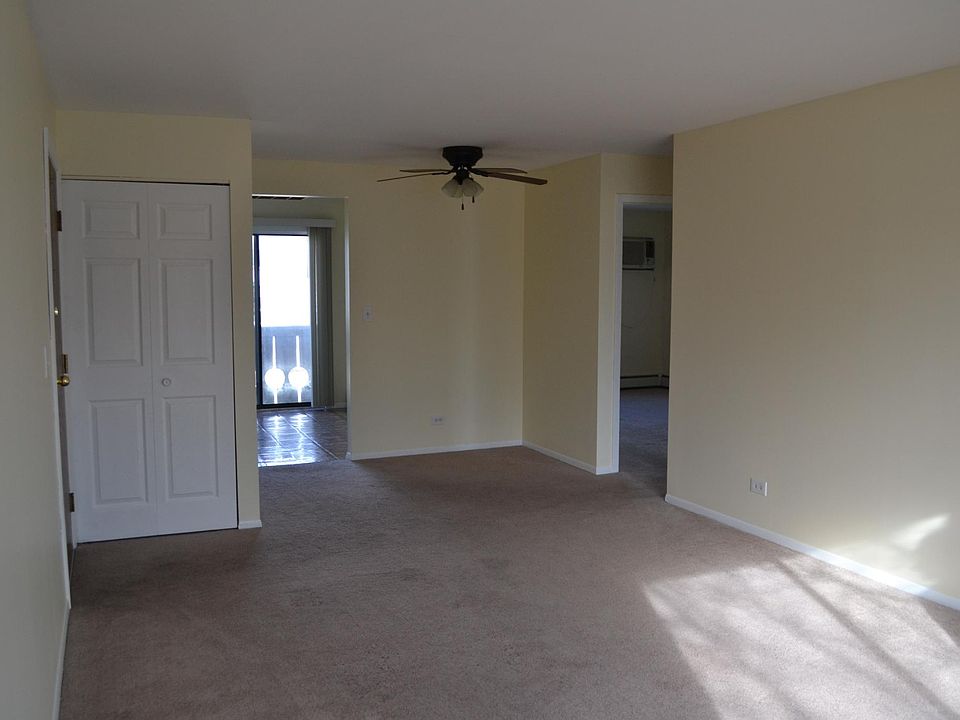 2nd image of 4-386 Echo Ln #4