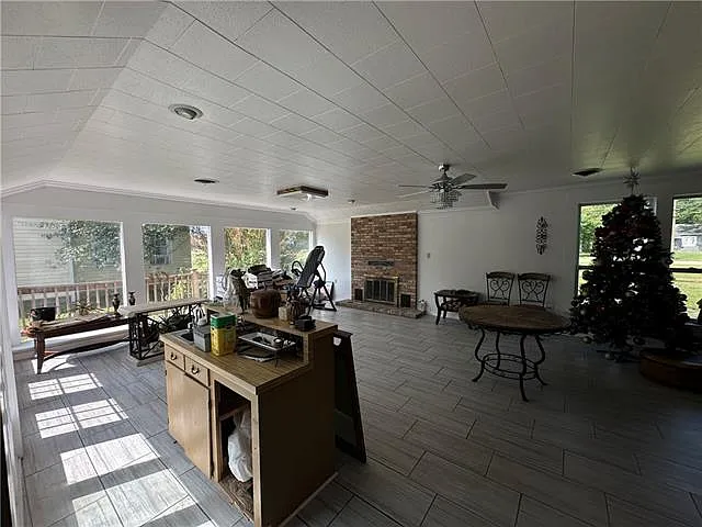 721 10th Ave — Photo 15