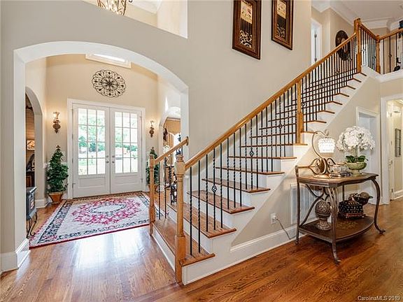 3rd image of 7007 Stanbury Dr