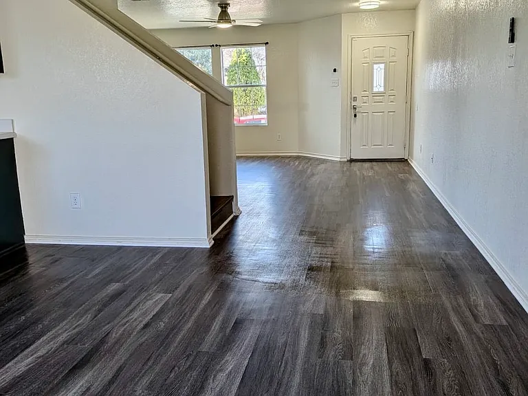 9710 Amber Cv — Photo 2