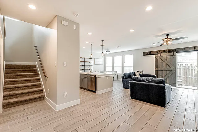 1426 E Sandalwood Ln — Photo 4
