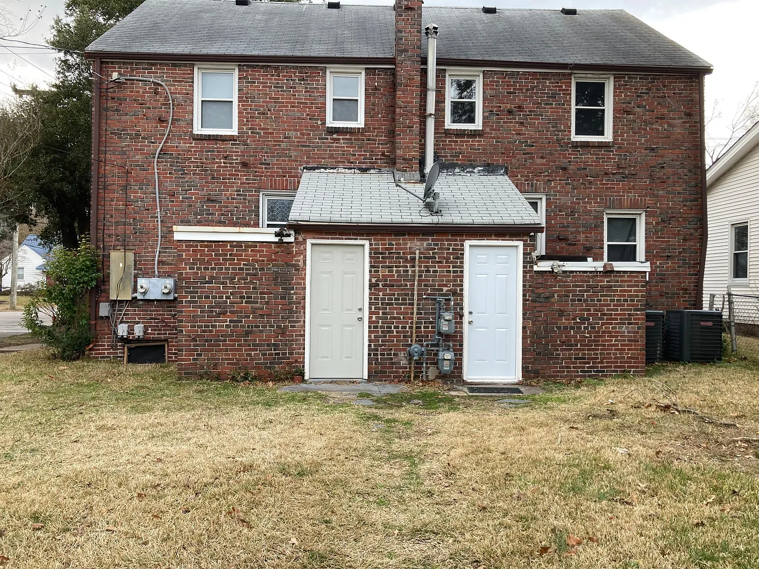 2 bed, 1025 sqft, $1,400 — Photo 2