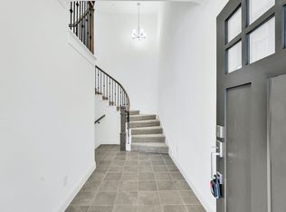 102 Harwood Dr, Lewisville, TX 75067