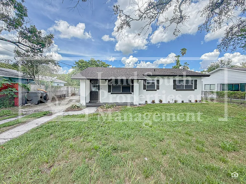 3 bed, 2.0 bath, 925 sqft, $1,575 — Photo 2