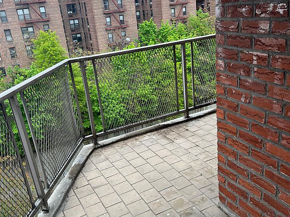 3rd image of 3825 Parsons Blvd APT 7H