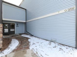 1535 S County Farm Rd APT 2-1, Wheaton, IL 60189