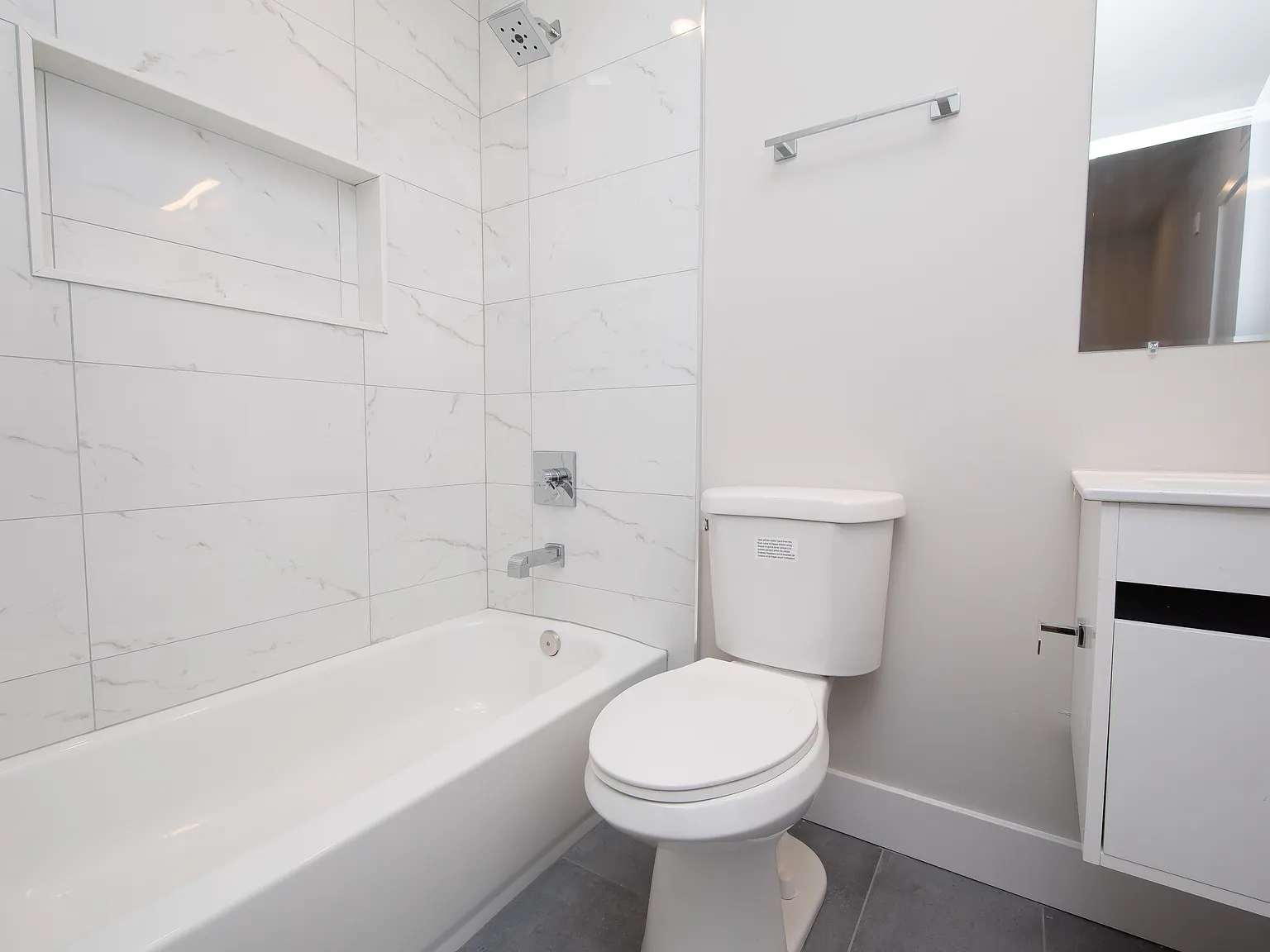 3 bed, 1300 sqft, $1,800 — Photo 3