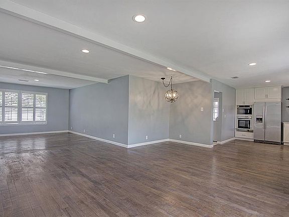 4th image of 2939 Maydelle Ln