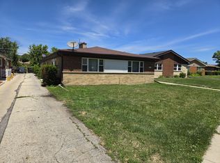 532 W Division St #2, Villa Park, IL 60181