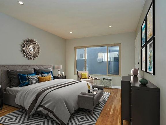 3rd image of 925 N Curson Ave #4-1/2